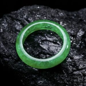 Elegant Green Natural Stone Ring